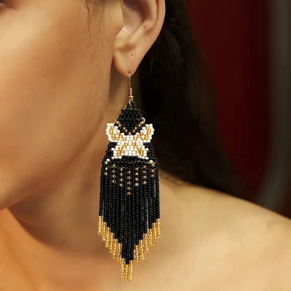 Black and Gold Bow Pattern Beaded Tassel Earrings. New. - Picture 5 of 9